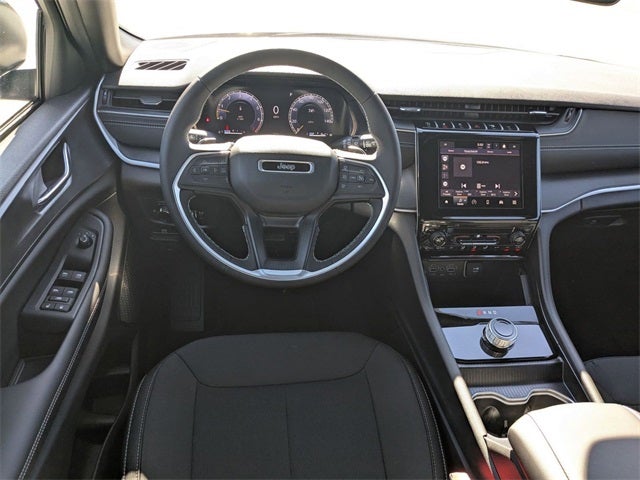 2025 Jeep Grand Cherokee GRAND CHEROKEE LAREDO X 4X2