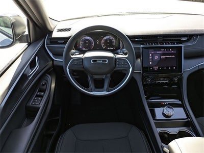 2025 Jeep Grand Cherokee GRAND CHEROKEE LAREDO X 4X2