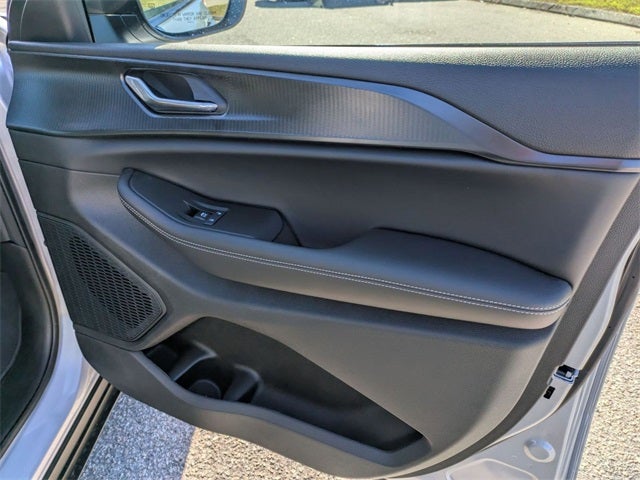 2025 Jeep Grand Cherokee GRAND CHEROKEE LAREDO X 4X2