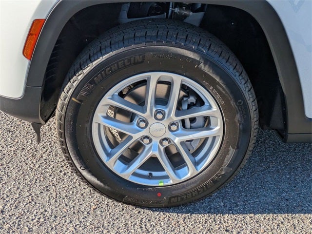 2025 Jeep Grand Cherokee GRAND CHEROKEE LAREDO X 4X2