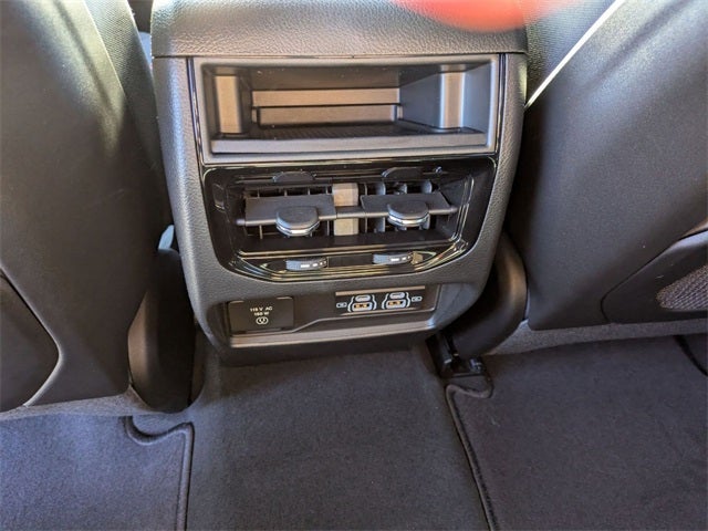 2025 Jeep Grand Cherokee GRAND CHEROKEE LAREDO X 4X2