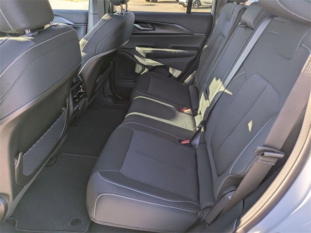 2025 Jeep Grand Cherokee GRAND CHEROKEE LAREDO X 4X2