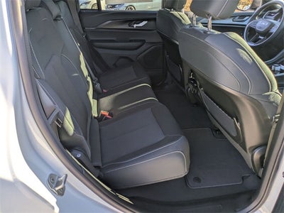 2025 Jeep Grand Cherokee GRAND CHEROKEE LAREDO X 4X2