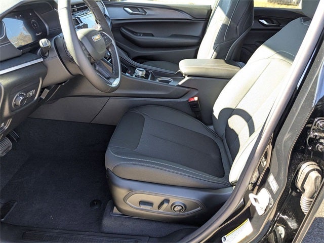 2025 Jeep Grand Cherokee GRAND CHEROKEE LAREDO X 4X2