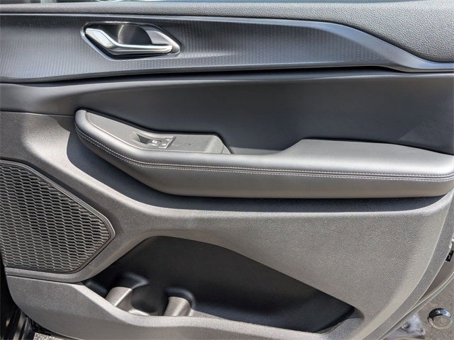 2025 Jeep Grand Cherokee GRAND CHEROKEE L LAREDO X 4X2