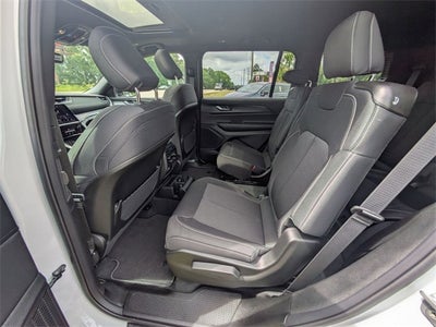 2025 Jeep Grand Cherokee GRAND CHEROKEE L LAREDO X 4X4