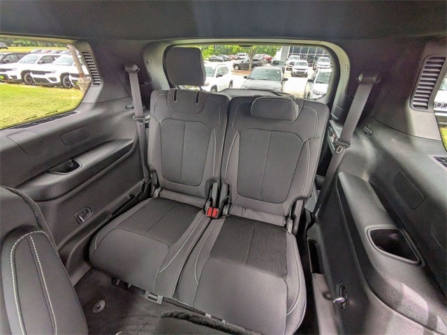 2025 Jeep Grand Cherokee GRAND CHEROKEE L LAREDO X 4X4