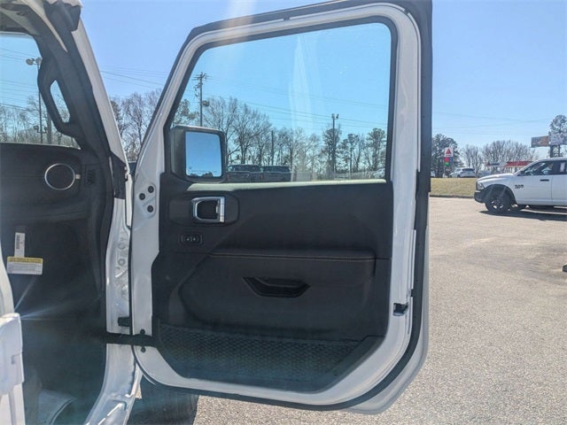 2026 Jeep Gladiator GLADIATOR SAHARA 4X4