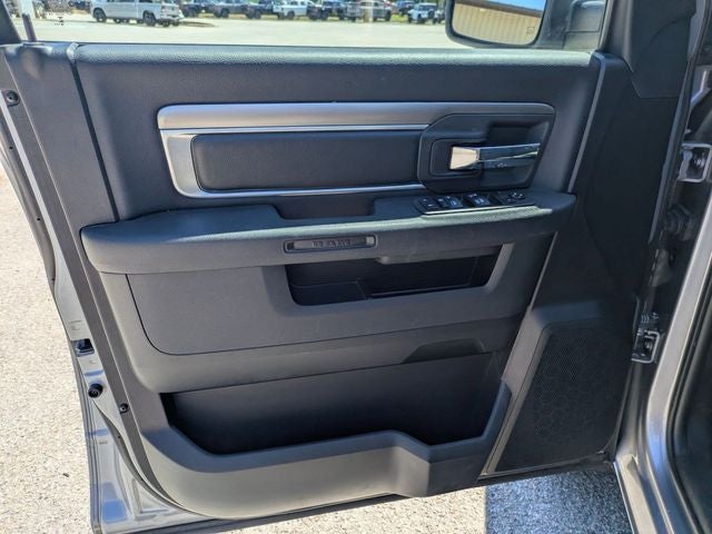 2024 RAM 1500 Classic Warlock Crew Cab 4x2 5'7' Box