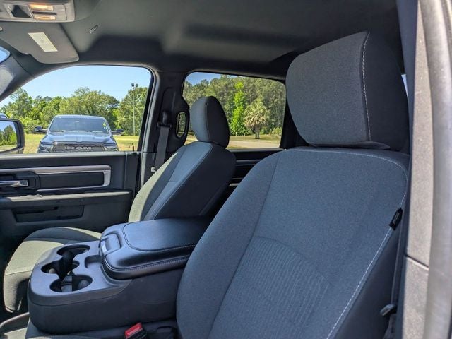 2024 RAM 1500 Classic Warlock Crew Cab 4x2 5'7' Box