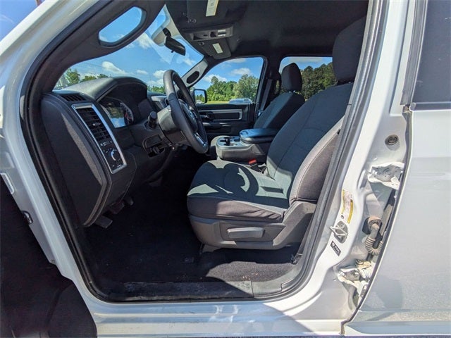 2024 RAM 1500 Classic Warlock Crew Cab 4x2 5'7' Box