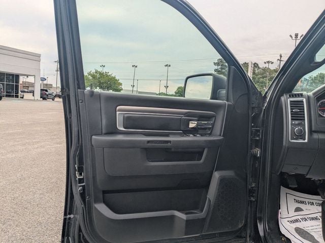 2024 RAM 1500 Classic Warlock Crew Cab 4x2 5'7' Box