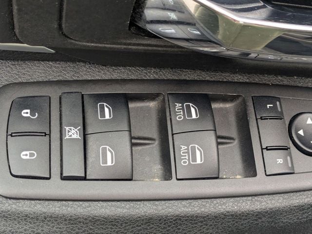 2024 RAM 1500 Classic Warlock Crew Cab 4x2 5'7' Box