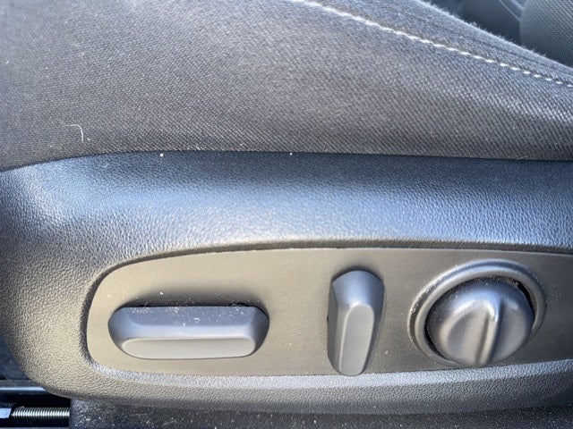 2022 Chevrolet Traverse LT Cloth w/2FL