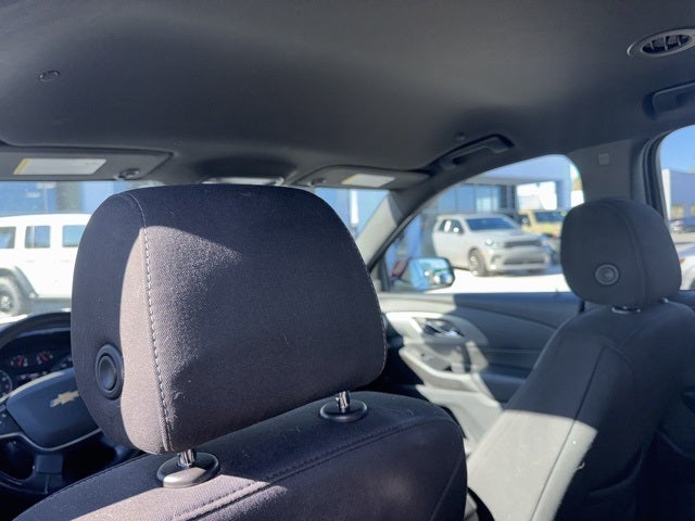 2022 Chevrolet Traverse LT Cloth w/2FL