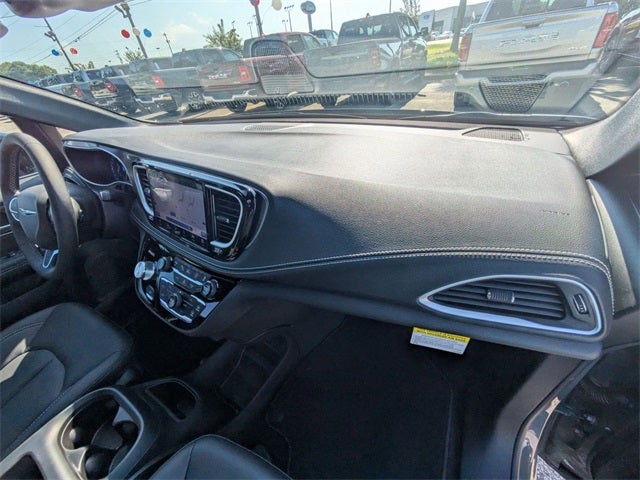 2025 Chrysler Pacifica PACIFICA SELECT