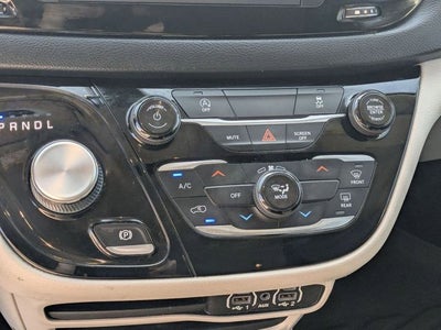 2021 Chrysler Voyager LX