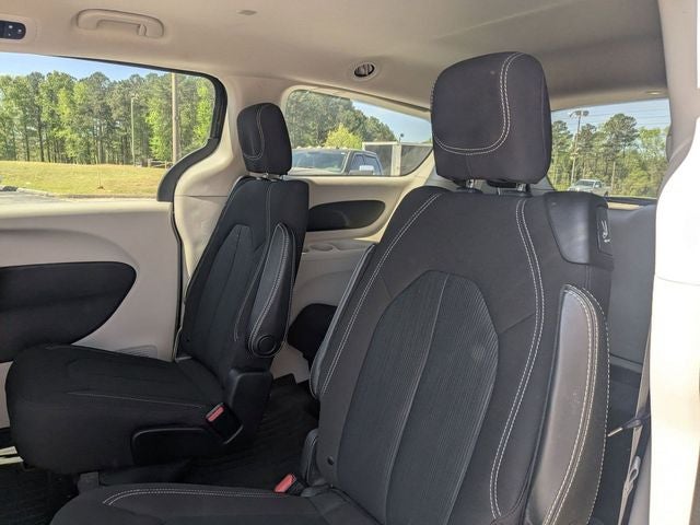 2021 Chrysler Voyager LX