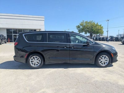 2021 Chrysler Voyager LX