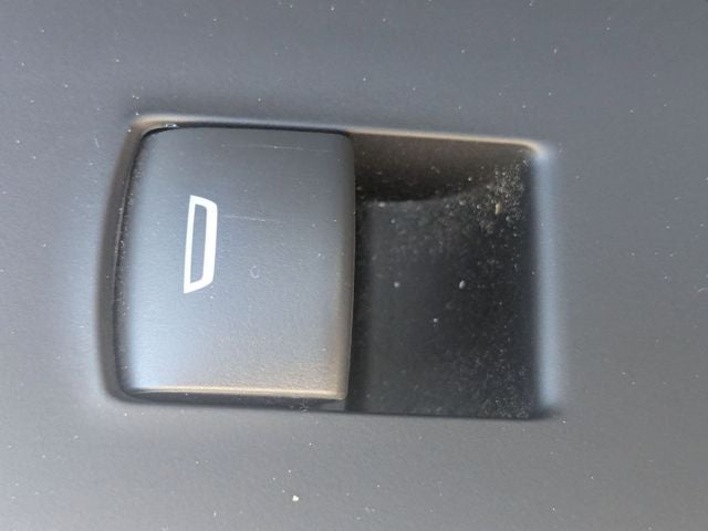 2025 GMC Sierra 1500 2WD Crew Cab Short Box SLT