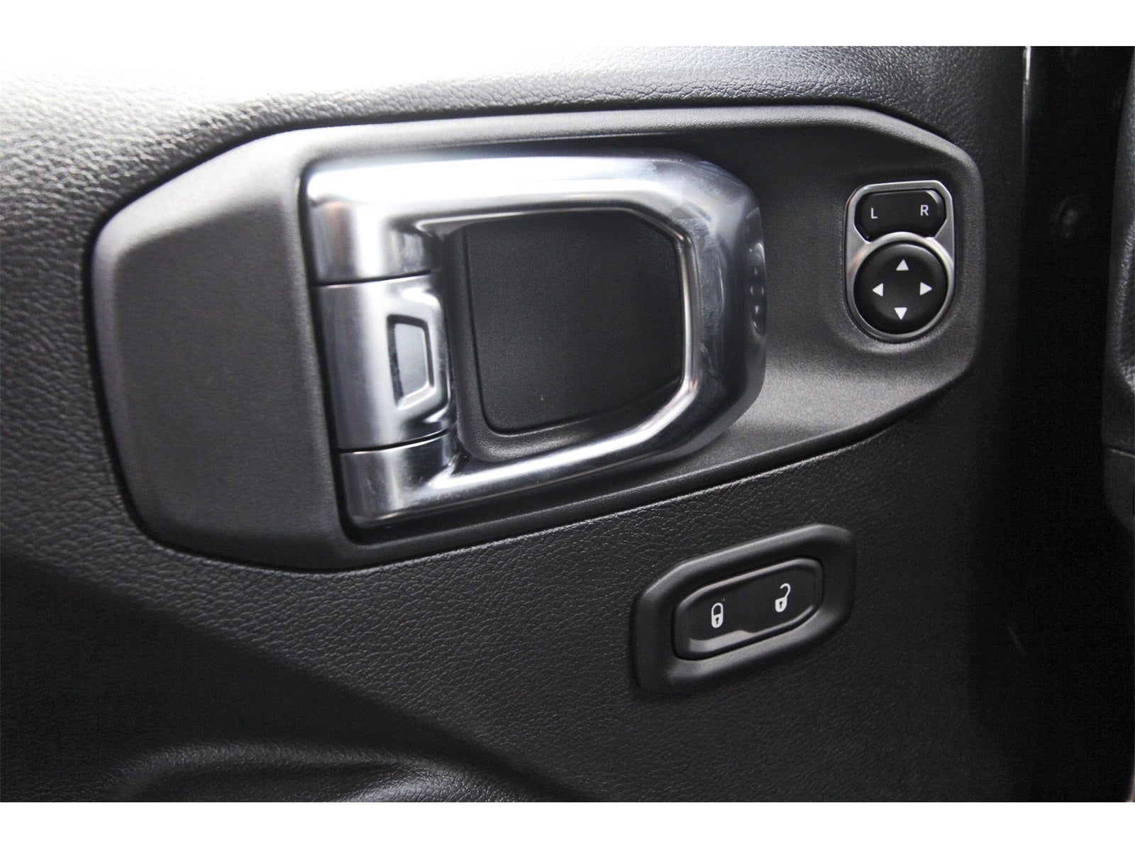 2025 Jeep Wrangler Willys 4 Door 4x4