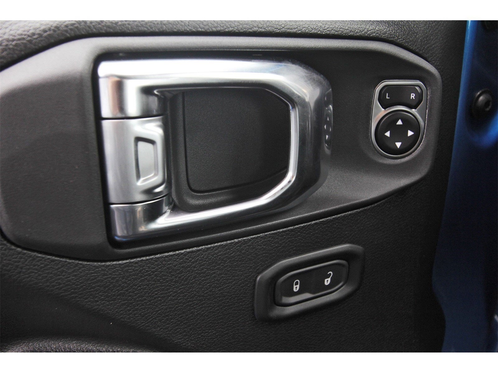 2025 Jeep Wrangler Willys 4 Door 4x4