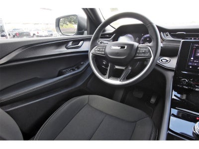 2025 Jeep Grand Cherokee Laredo X 4x2