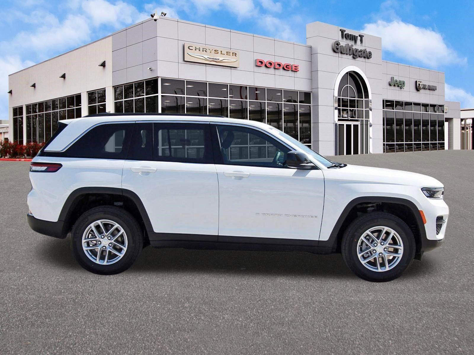 2026 Jeep Grand Cherokee Laredo X 4x2