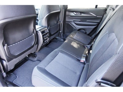 2026 Jeep Grand Cherokee Laredo X 4x2