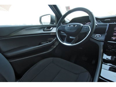 2026 Jeep Grand Cherokee Laredo X 4x2