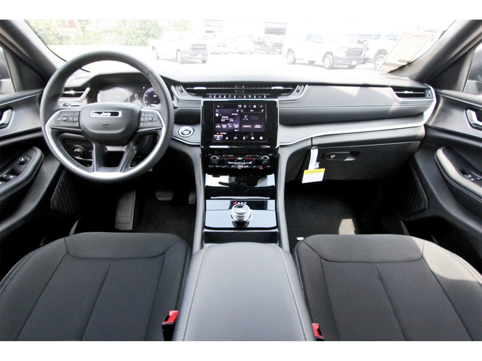 2025 Jeep Grand Cherokee Laredo X 4x2