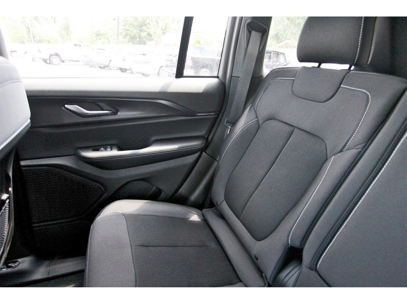 2025 Jeep Grand Cherokee Laredo X 4x2