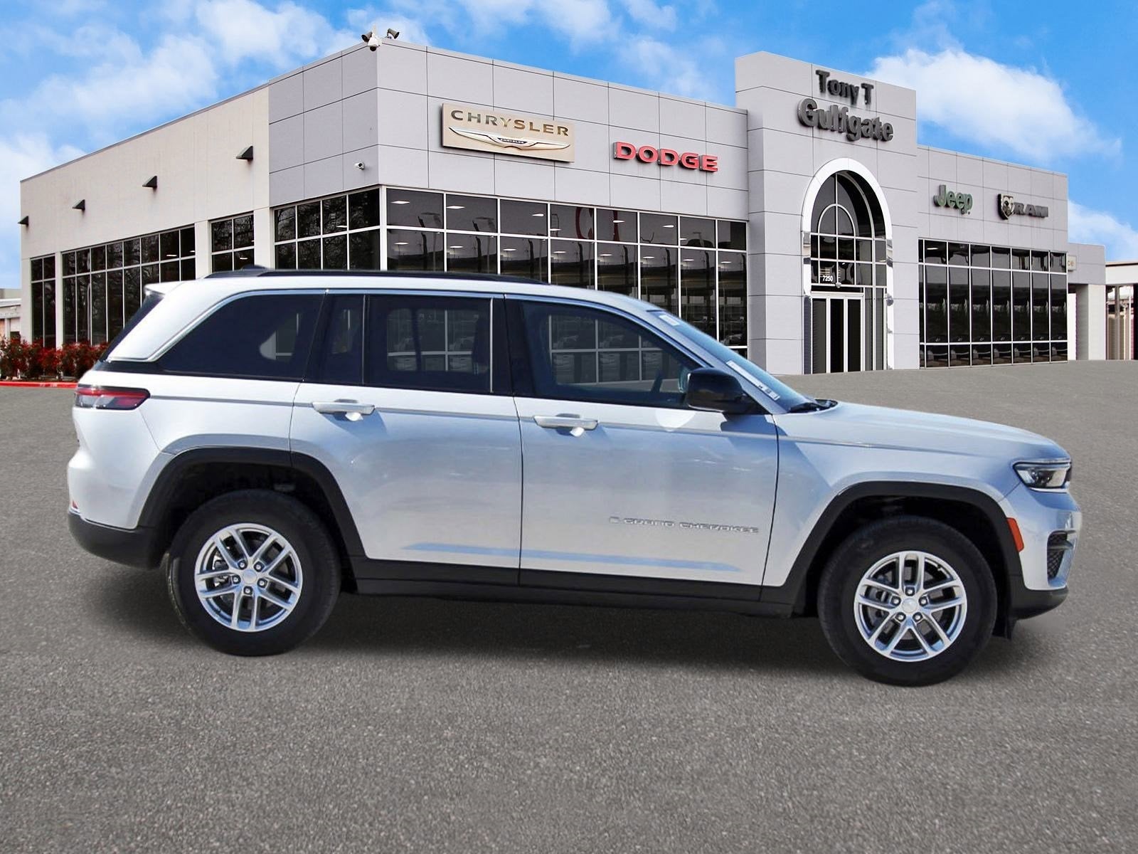 2025 Jeep Grand Cherokee Laredo X 4x2