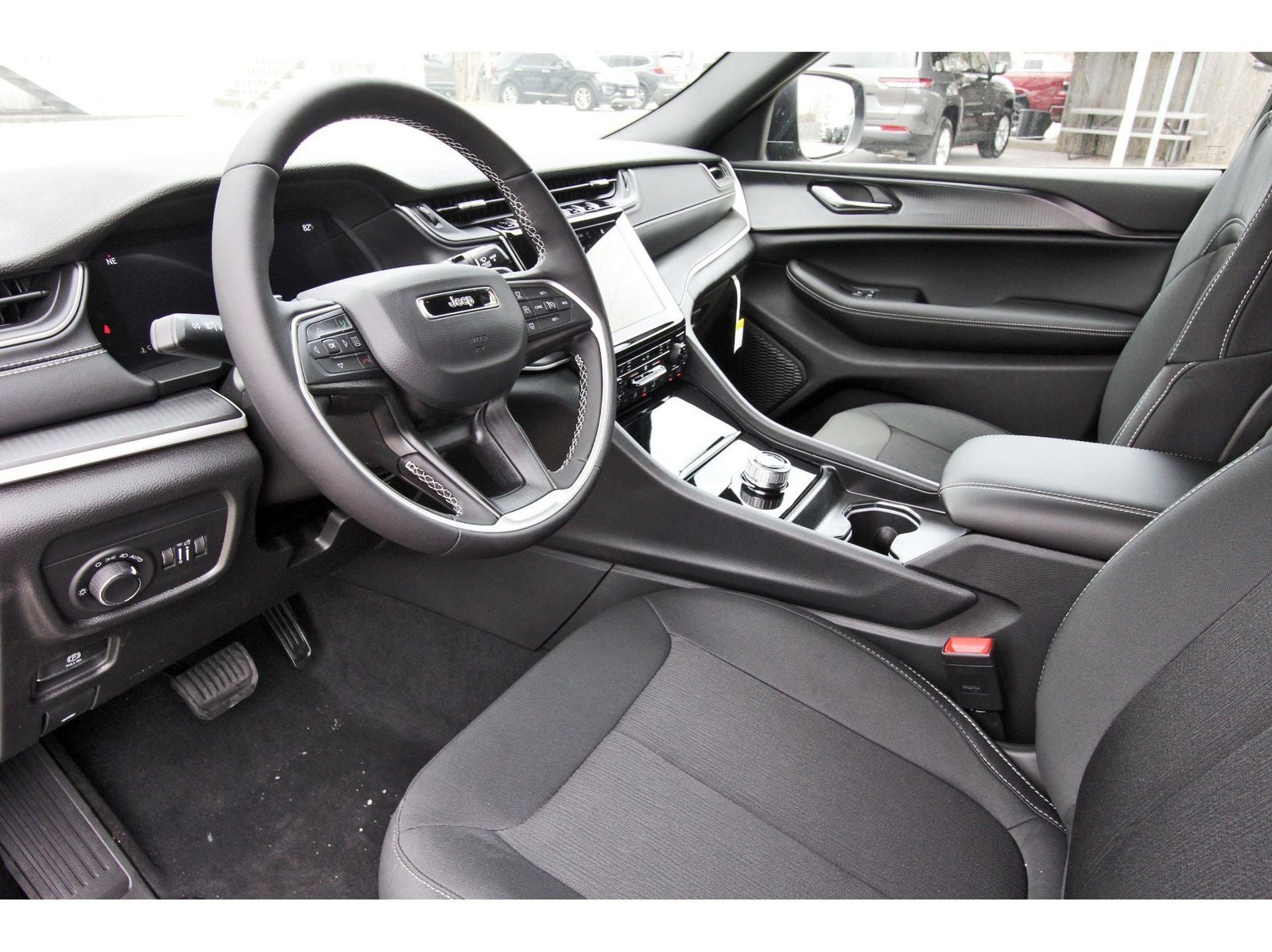 2026 Jeep Grand Cherokee Laredo X 4x2