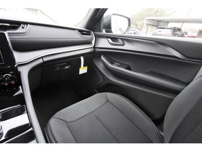 2026 Jeep Grand Cherokee Laredo X 4x2