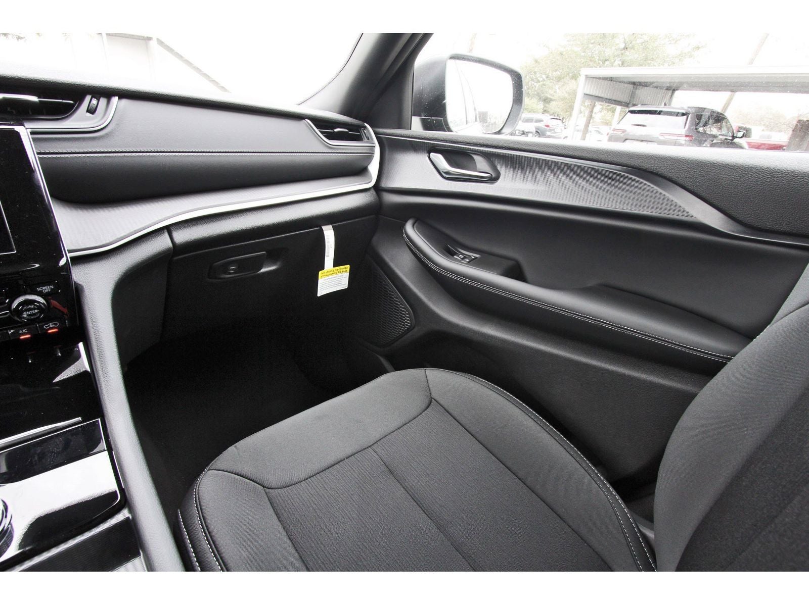 2026 Jeep Grand Cherokee Laredo X 4x2