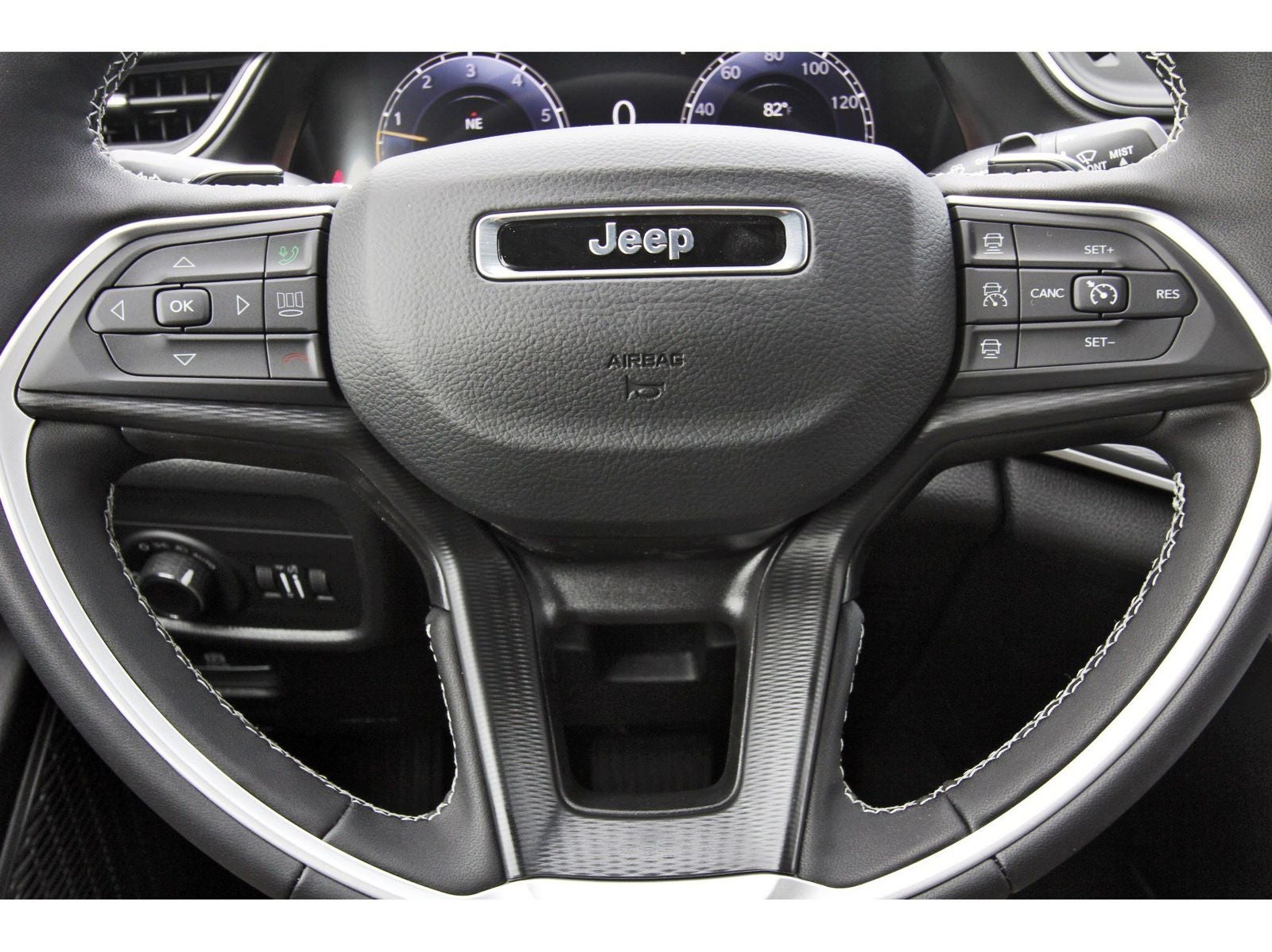 2026 Jeep Grand Cherokee Laredo X 4x2