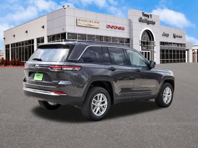 2026 Jeep Grand Cherokee Laredo 4x2
