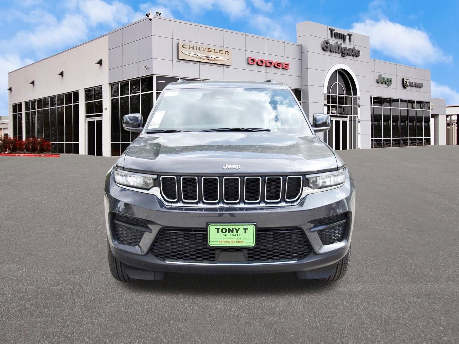 2026 Jeep Grand Cherokee Laredo 4x2