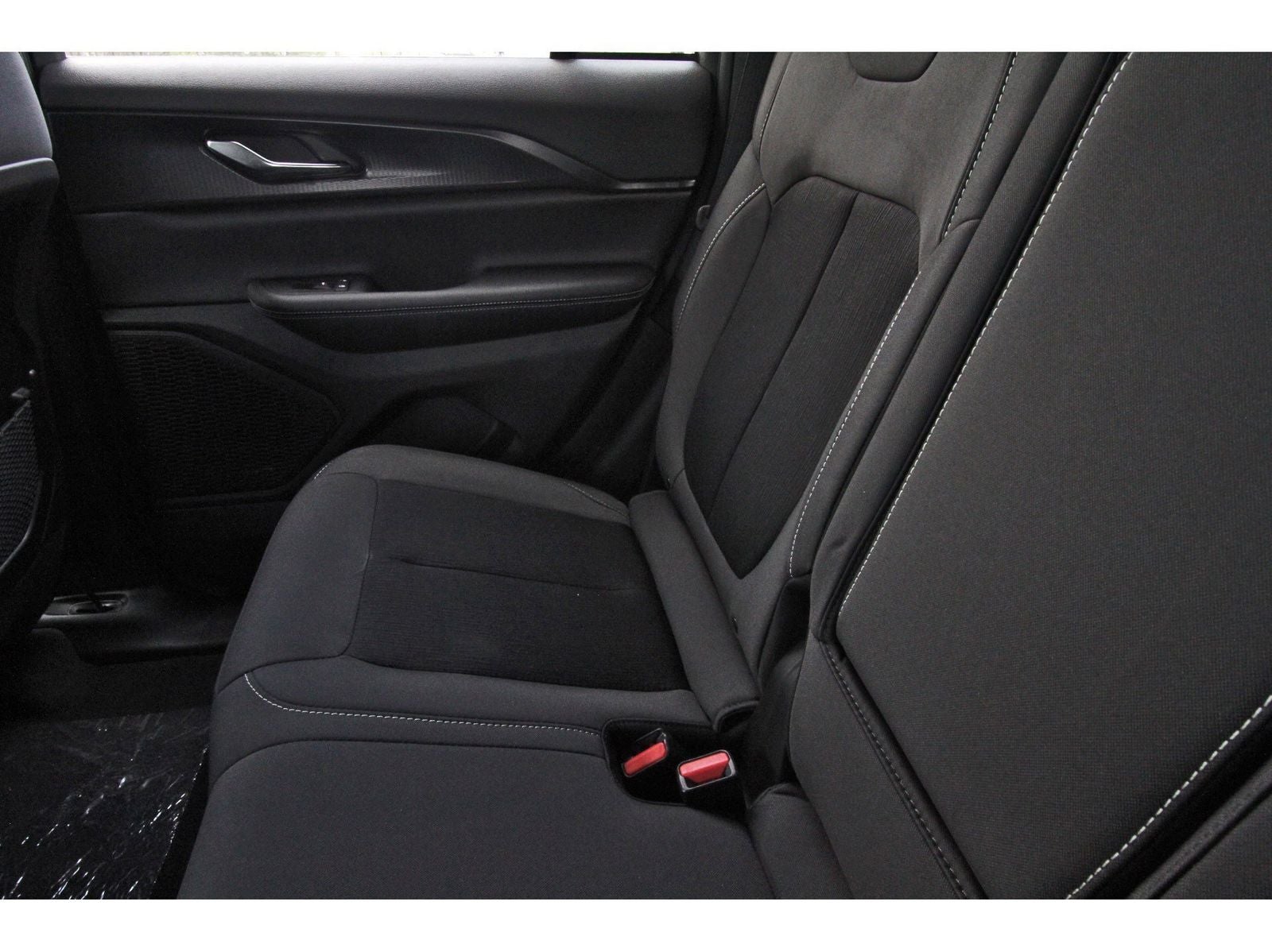 2026 Jeep Grand Cherokee Laredo 4x2