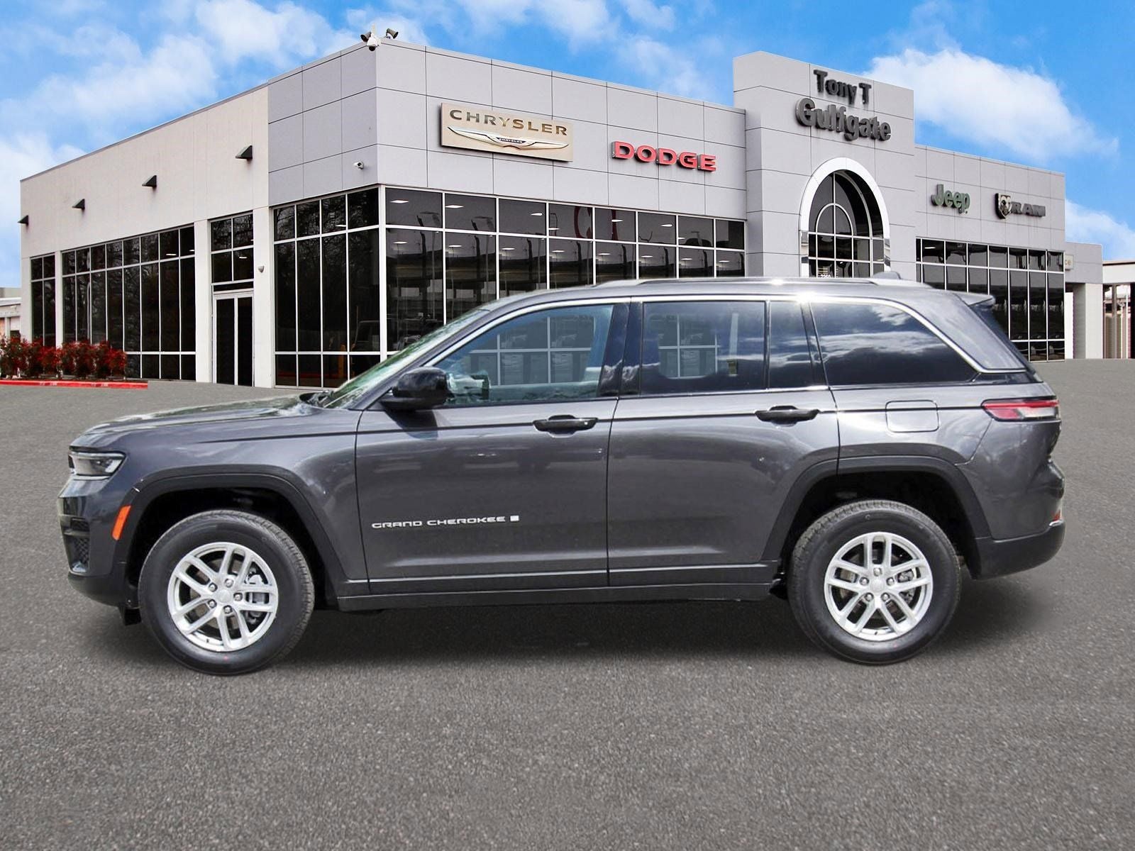 2026 Jeep Grand Cherokee Laredo 4x2