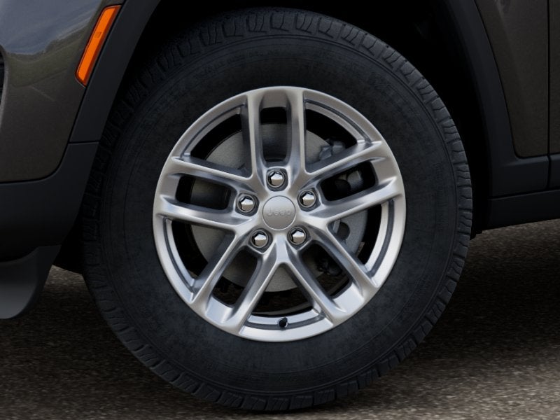 2026 Jeep Grand Cherokee Laredo 4x2