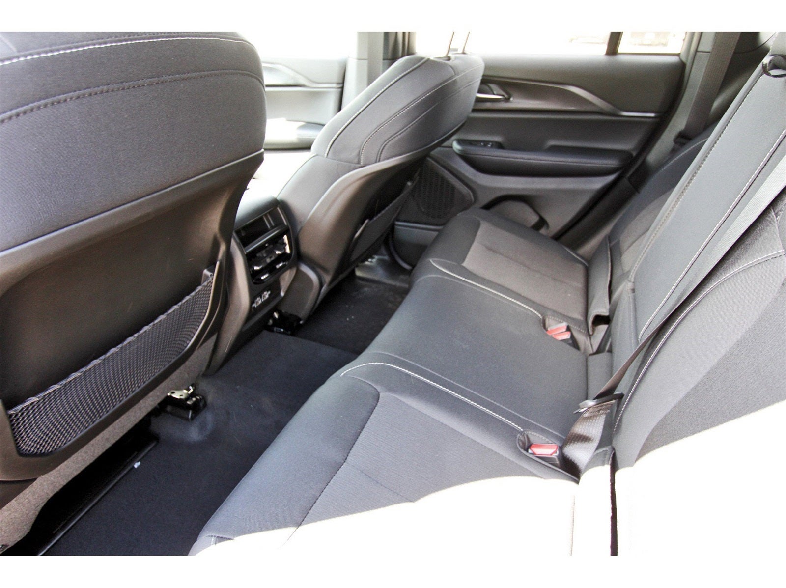 2025 Jeep Grand Cherokee Laredo X 4x2