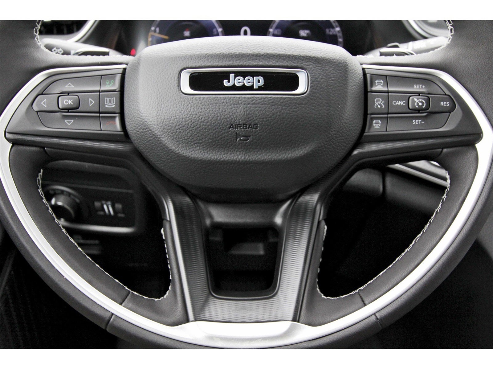 2025 Jeep Grand Cherokee Altitude X 4x2