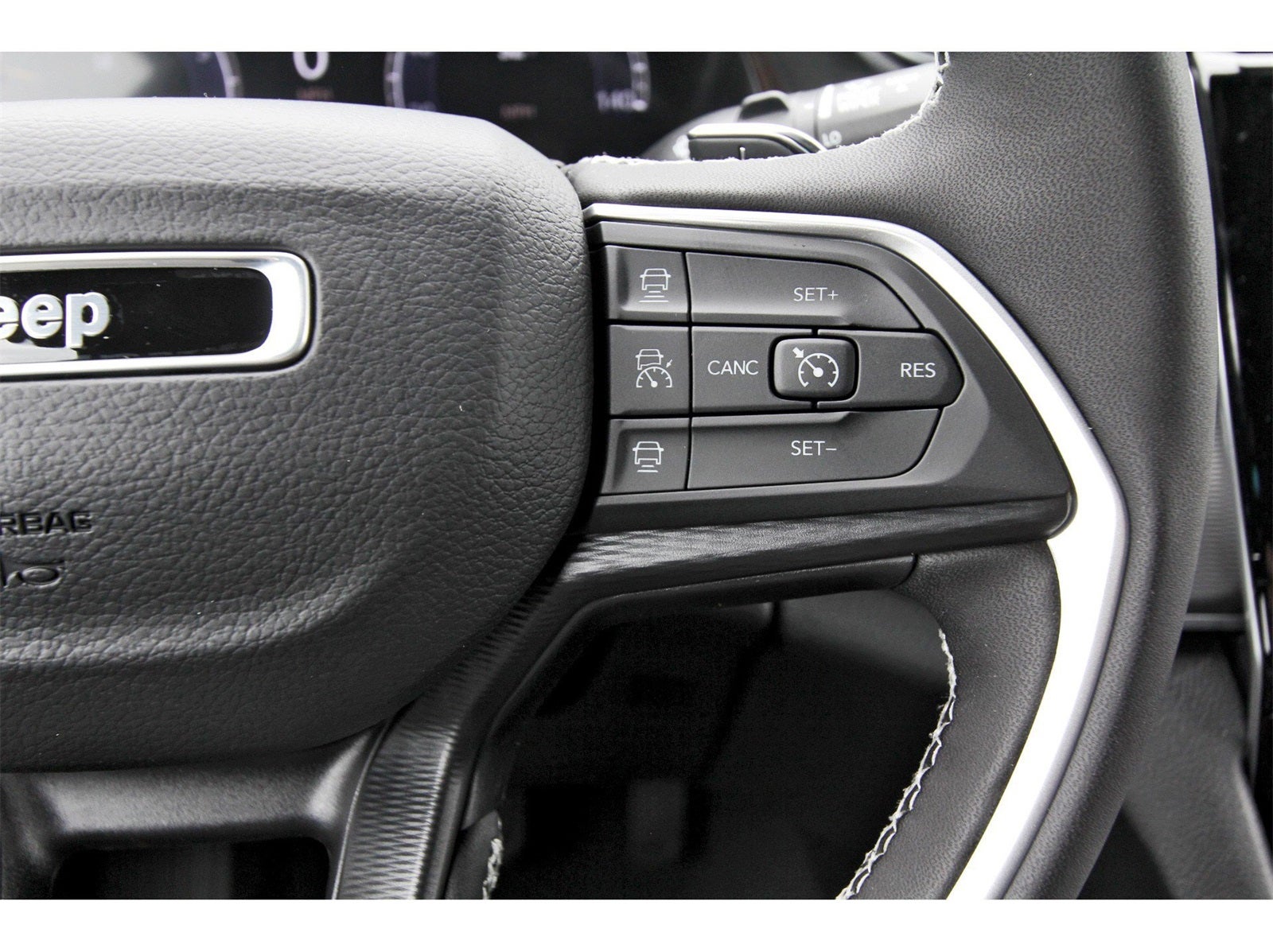 2025 Jeep Grand Cherokee Altitude X 4x2