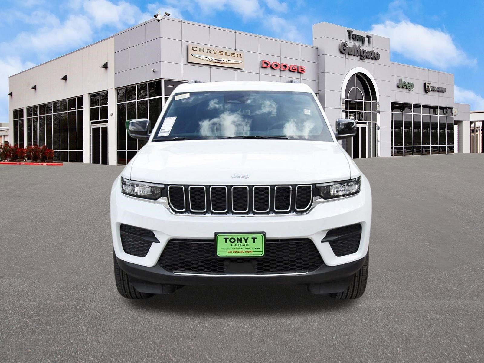 2026 Jeep Grand Cherokee Laredo 4x2