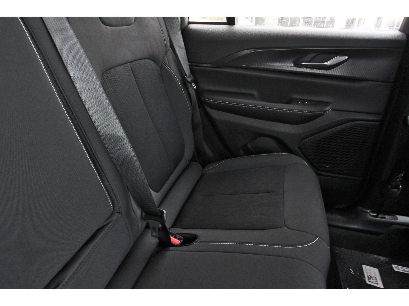 2026 Jeep Grand Cherokee Laredo 4x2