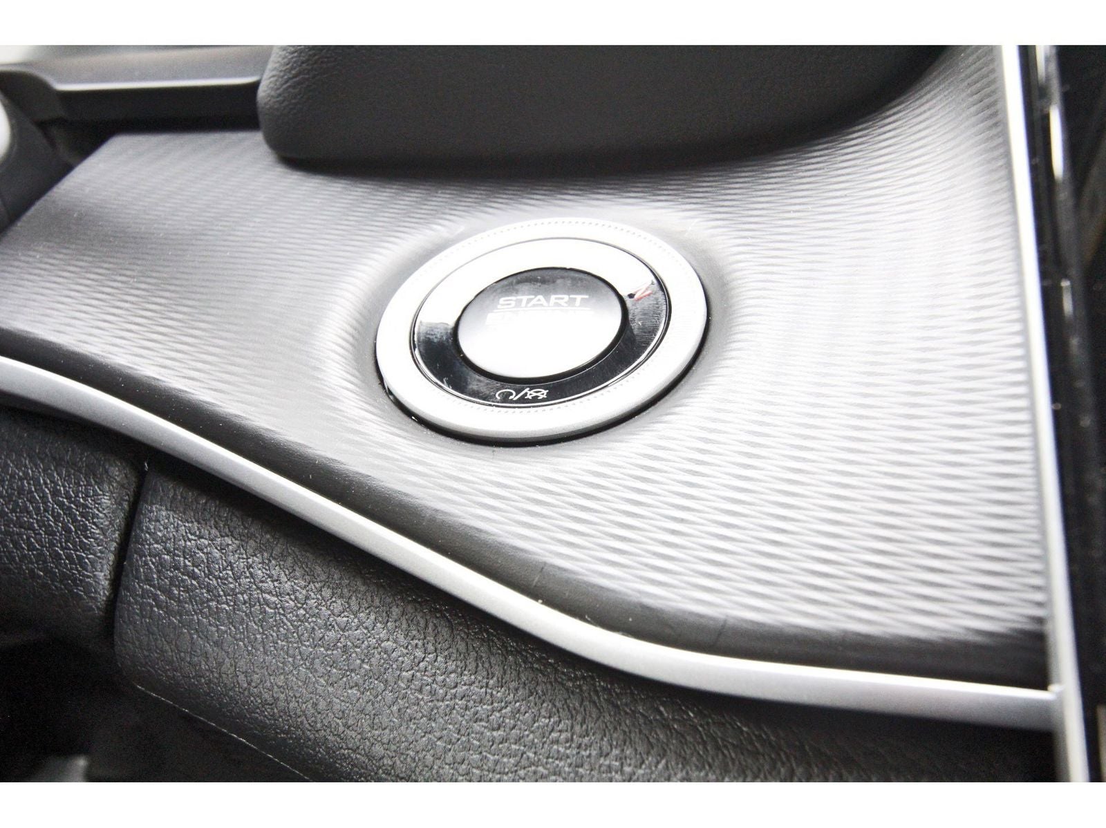 2026 Jeep Grand Cherokee Laredo 4x2