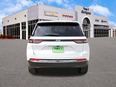 2026 Jeep Grand Cherokee Laredo 4x2