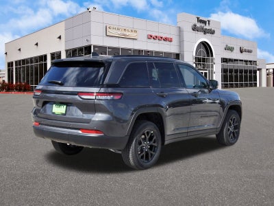 2026 Jeep Grand Cherokee Laredo Altitude 4x2